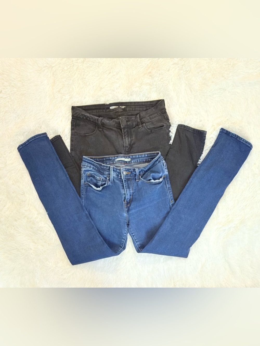 Bundle of 2 Womens Size 6 Jeans OLD NAVY Super Skinny & LEVI'S - BOTH MID-RISE